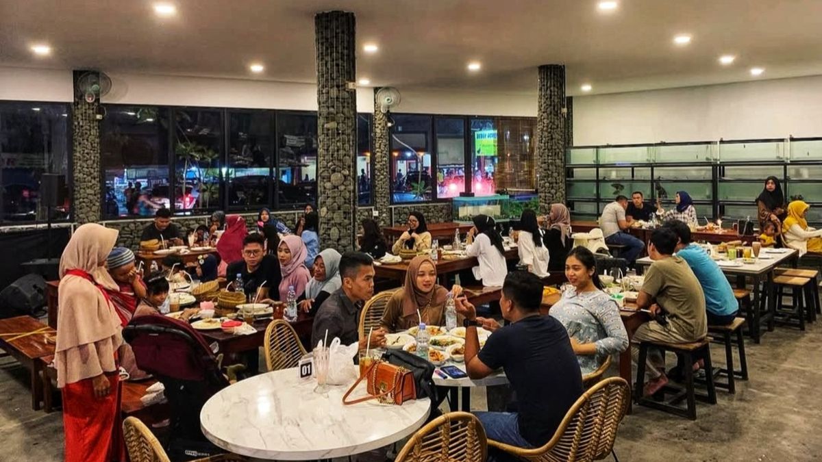Sop Gurame Mbak Lili: Rahasia Rasa yang Bikin Warga Cilacap Rela Antre